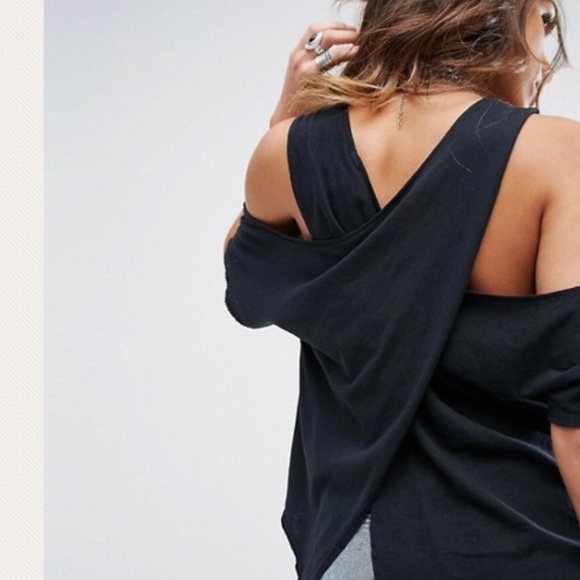 🆕 Free People Taurus Cold Shoulder Tee - Picture 2 of 6